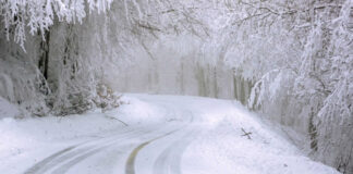 Snowy road image by Ioannis Ioannidis from Pixabay.