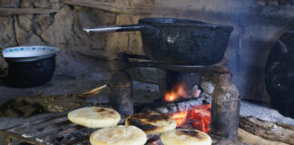 Cooking arapas in Venezuela. Photo by Víctor Jesús Carrasco on Unsplash.