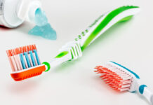 Manual toothbrushes may be better for preppers than electrics.