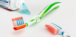 Manual toothbrushes may be better for preppers than electrics.