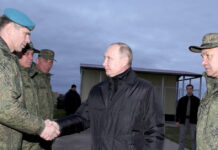 Vladimir Putin meets Russian defense officials in 2022. Photo from www.kremlin.ru.